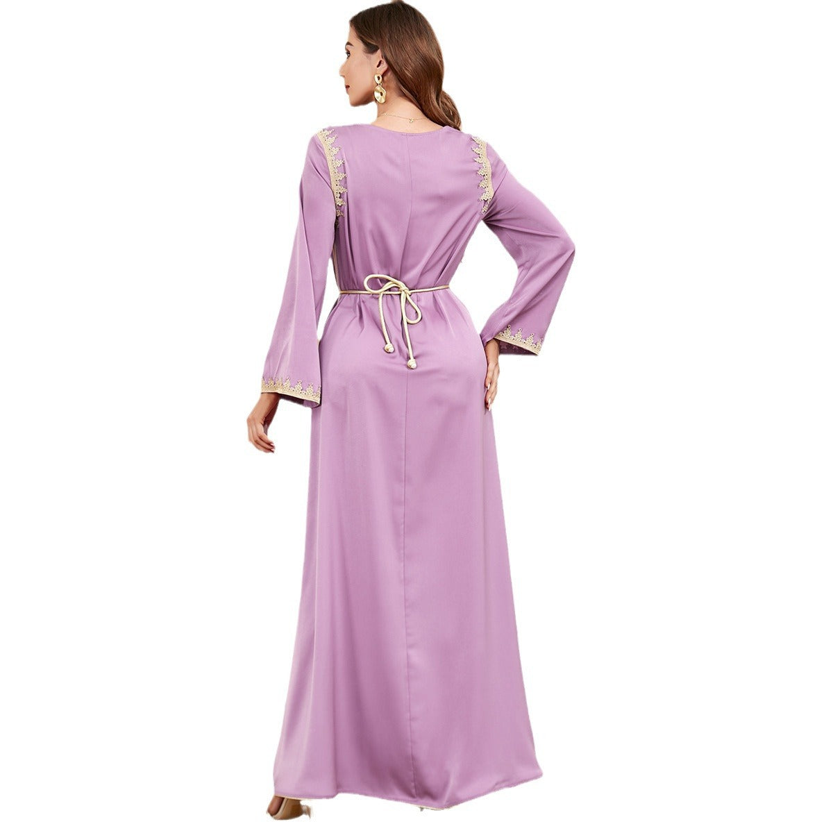 Damen Langes Maxikleid mit kunstvoller Goldborte Sovae