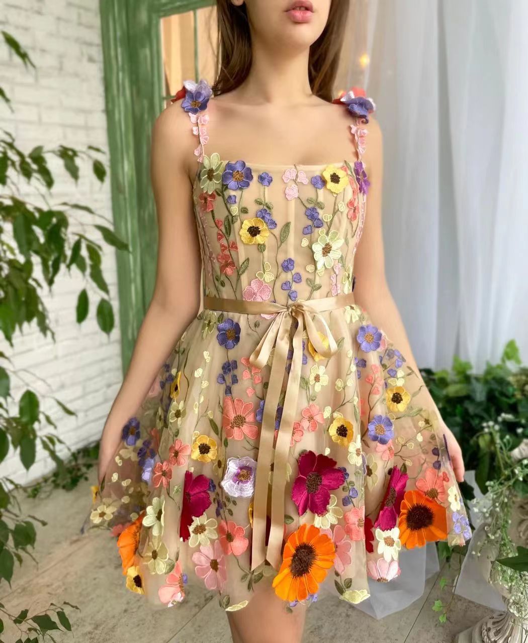 Damen Blumengesticktes Kurzkleid Sovae