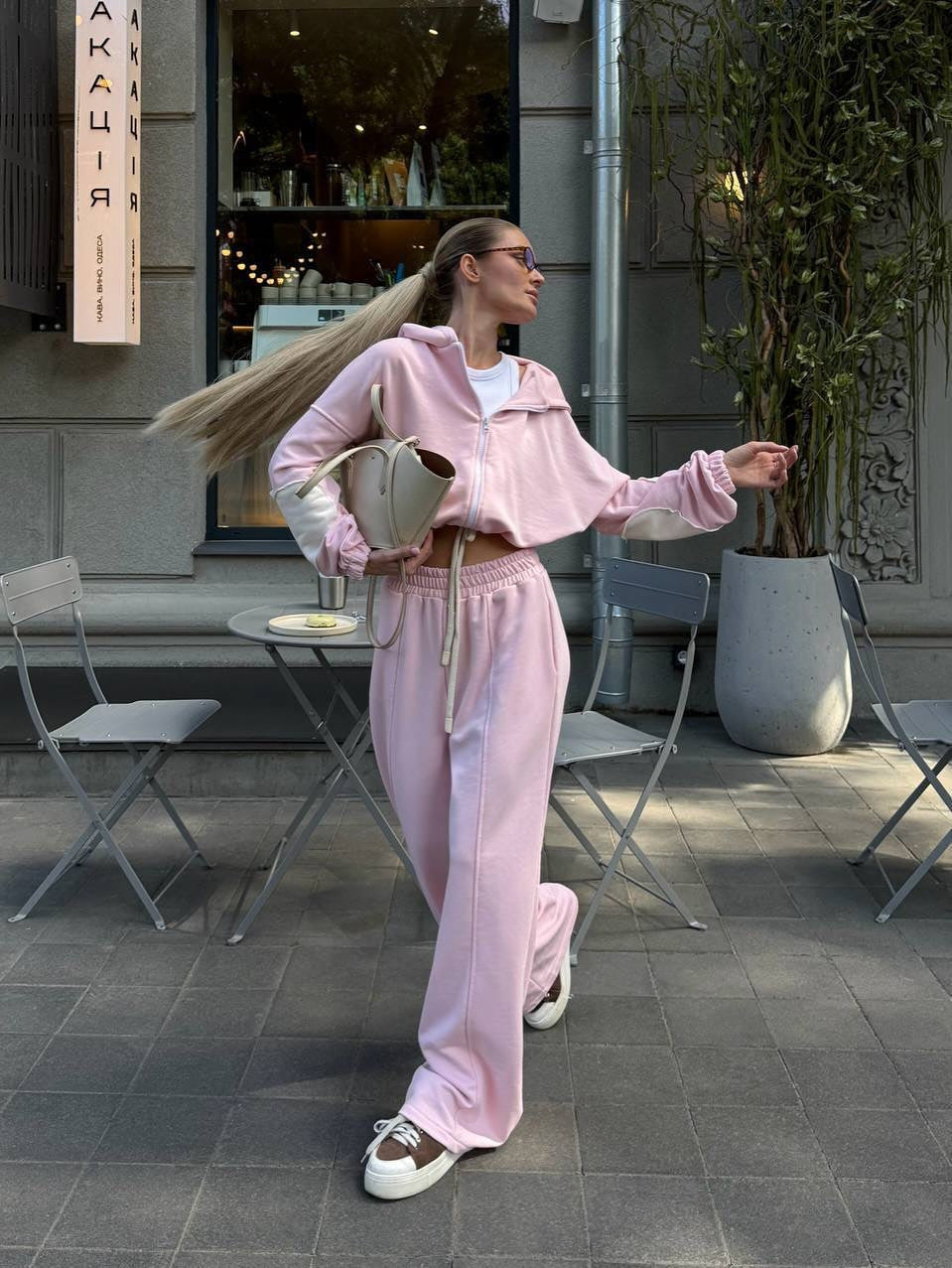 Damen Sportlicher Zweiteiler mit cropped Oberteil und weitem Schnitt Sovae