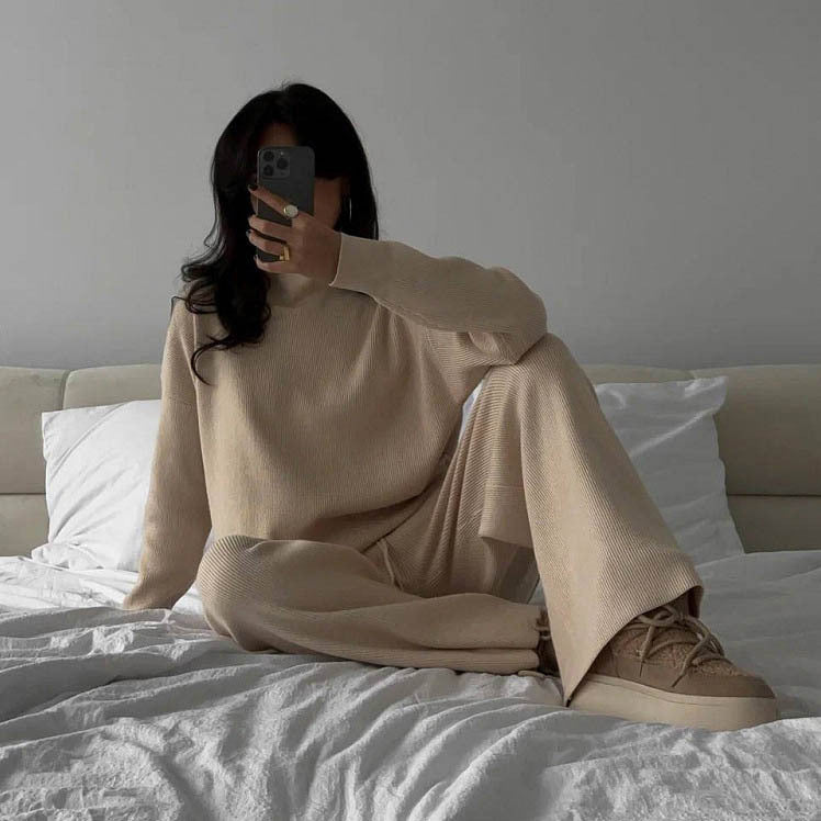 Damen Gemütliches und elegantes Strick-Loungewear-Set mit Rollkragen Sovae