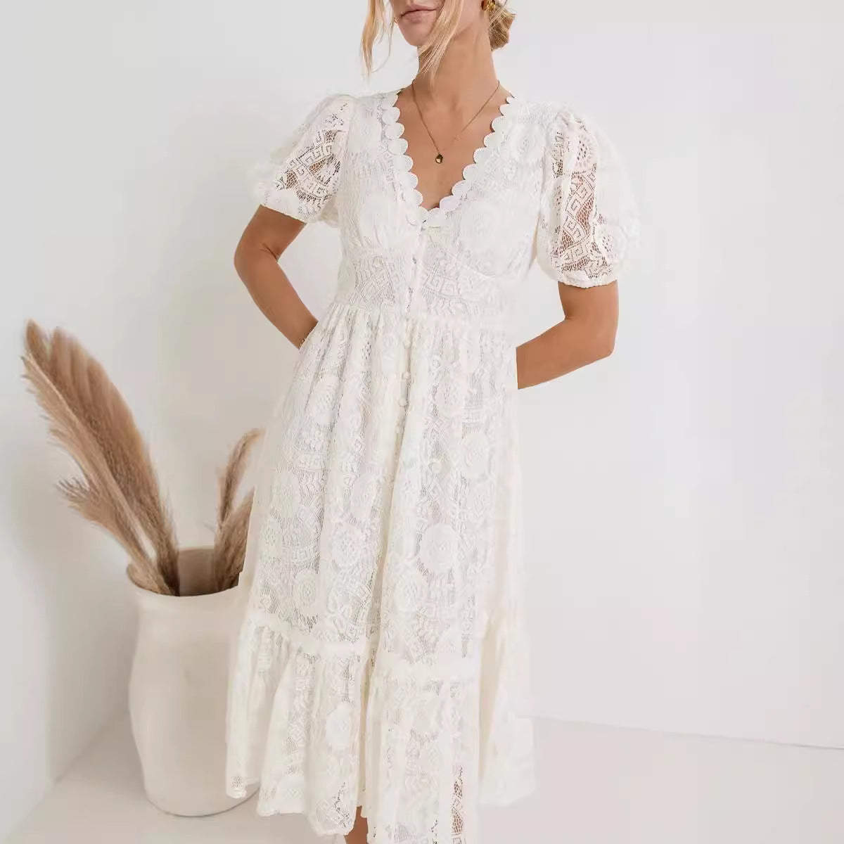 Damen Maxikleid mit zarten Spitzenapplikationen und voluminösen Ärmeln Sovae