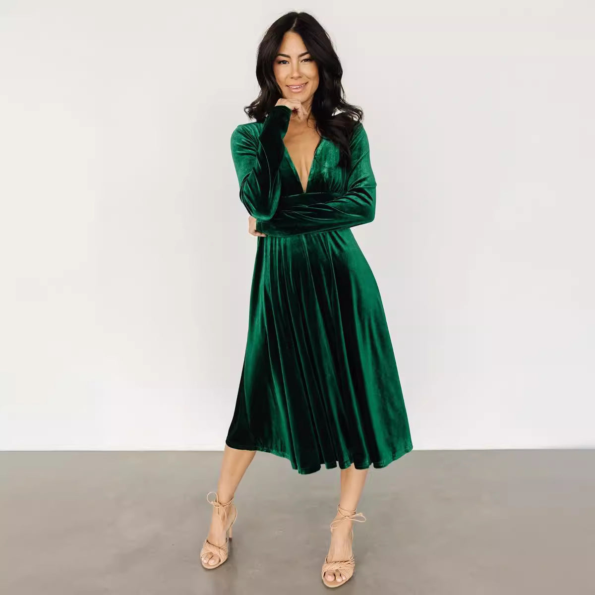 Damen elegantes Midi-Kleid aus luxuriösem Samt mit tiefem V-Ausschnitt Sovae