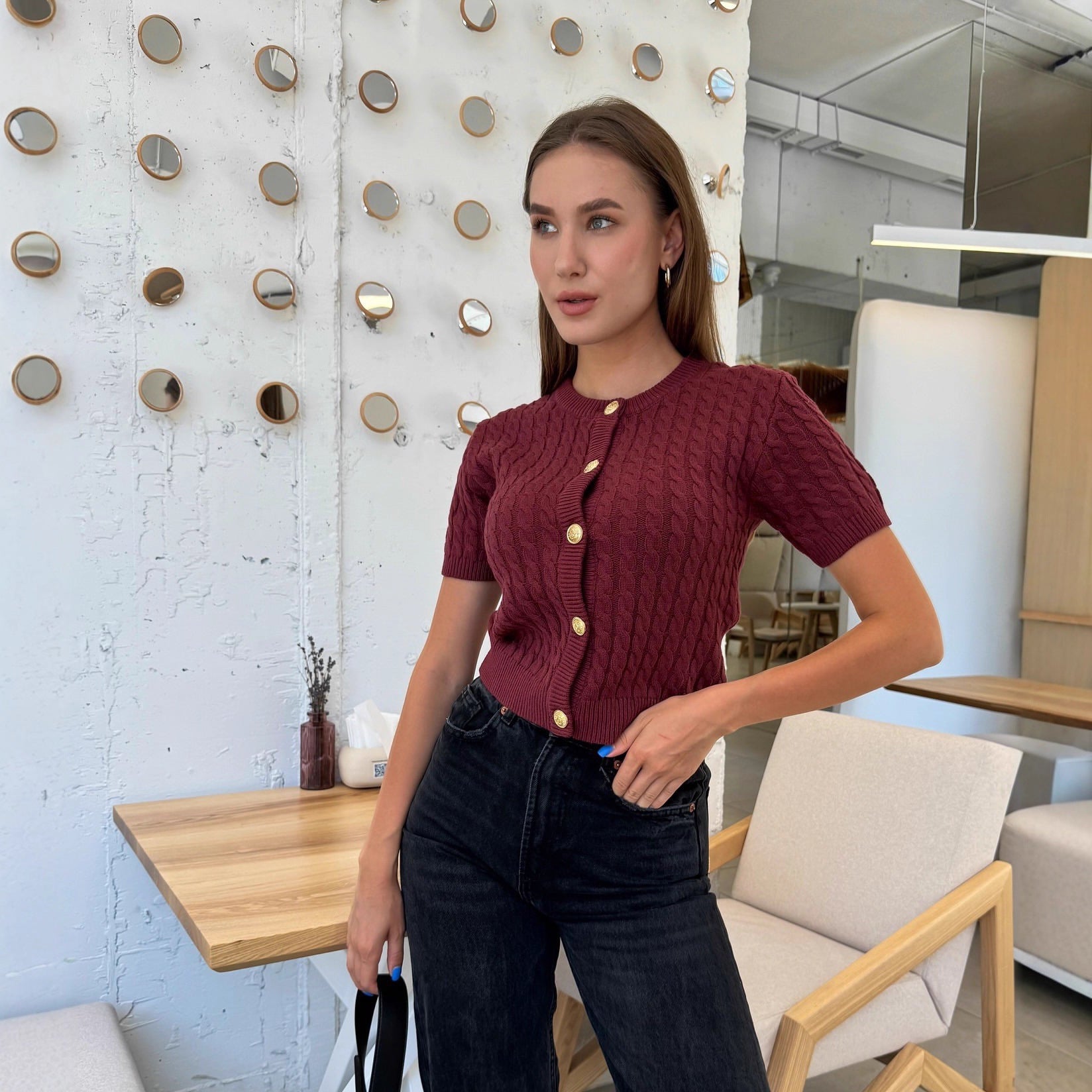 Damen Kurzarm-Strickjacke mit strukturiertem Muster und Knopfdetails Sovae