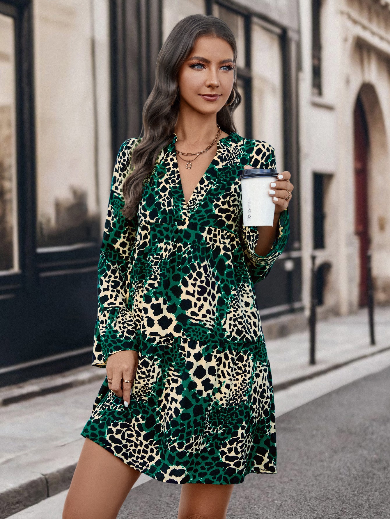 Damen Kurzarm-Kleid mit einzigartigem Tiermuster Sovae
