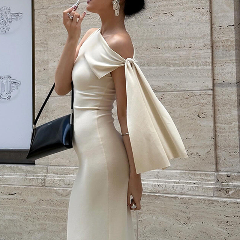 Damen Elegantes Maxikleid mit asymmetrischem Schnitt und schicker Schleifenapplikation Sovae