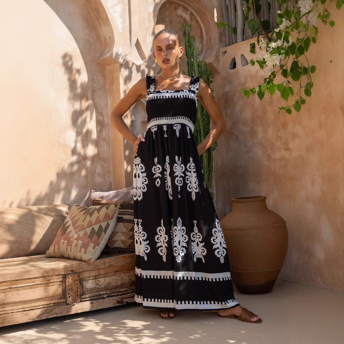 Damen Boho-Maxikleid mit aufwendigem Musterdruck und verstellbaren Trägern Sovae