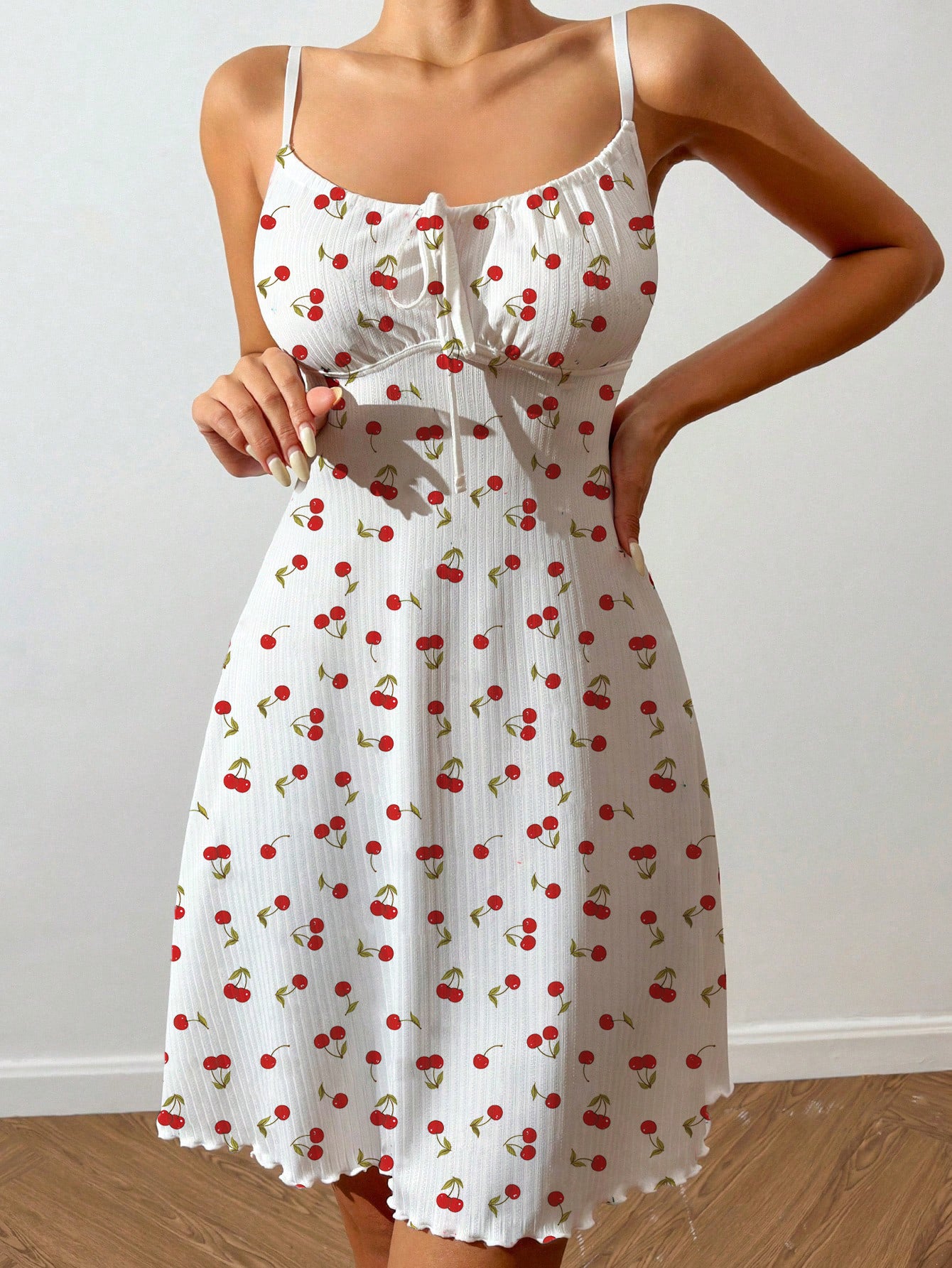 Damen Sommerliches Minikleid mit zartem Erdbeer-Muster Sovae