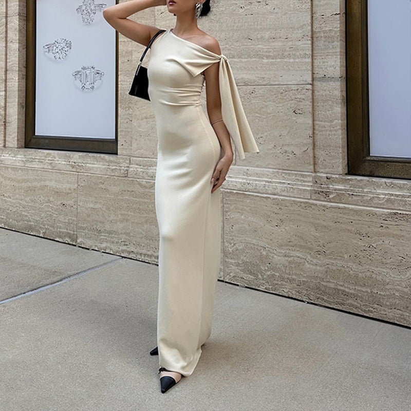 Damen Elegantes Maxikleid mit asymmetrischem Schnitt und schicker Schleifenapplikation Sovae