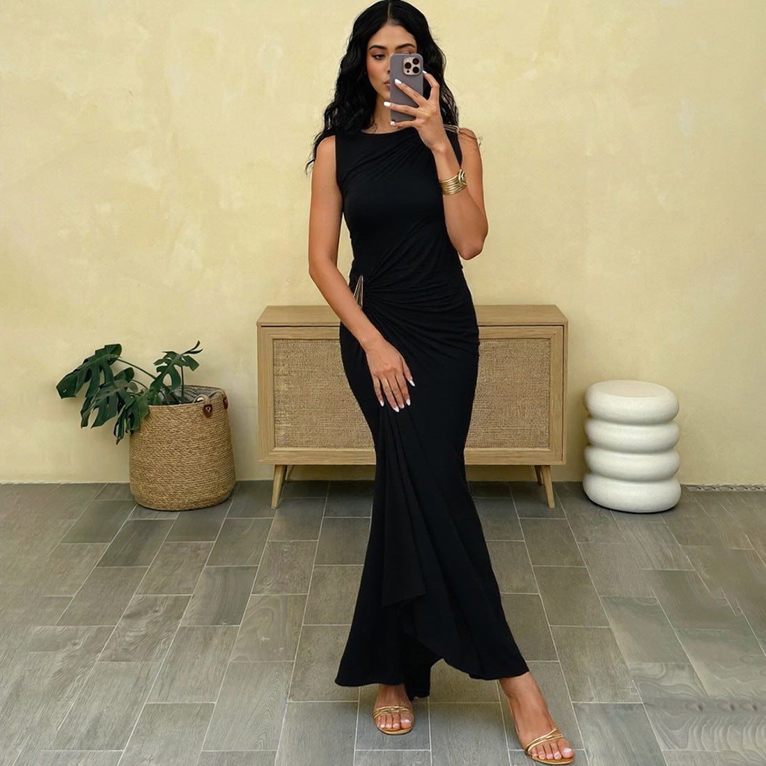 Damen Elegantes Maxikleid mit asymmetrischem Design und drapierter Taille Sovae