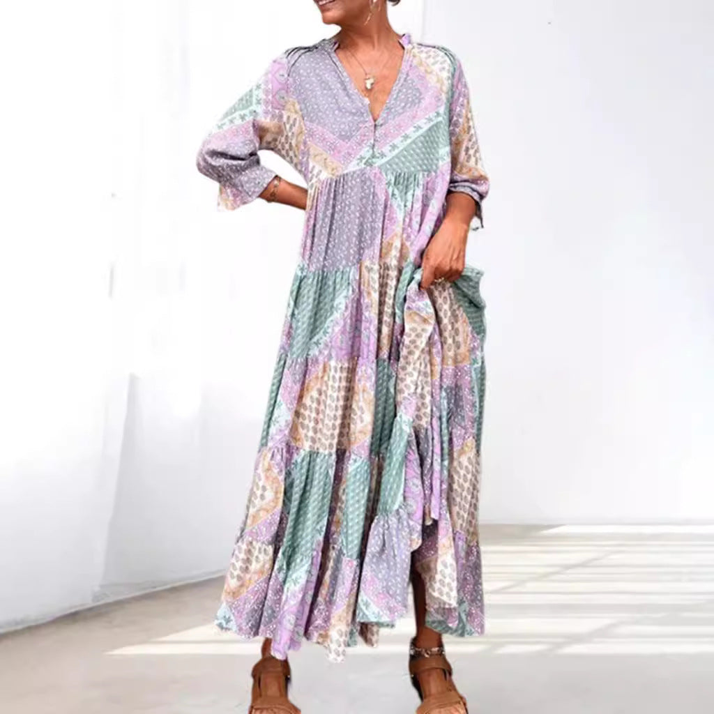 Damen Maxikleid mit zeitgenössischem Patchwork-Muster und vorteilhaftem V-Ausschnitt Sovae