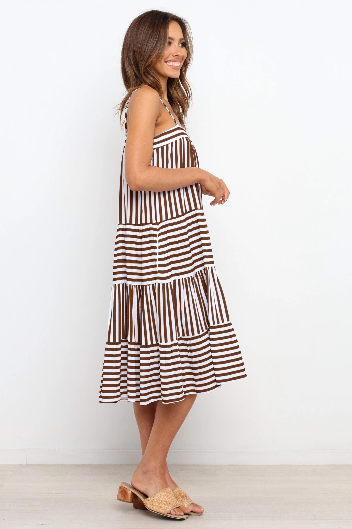 Damen luftiges Maxikleid aus Baumwolle mit gestreiftem Volantdesign Sovae