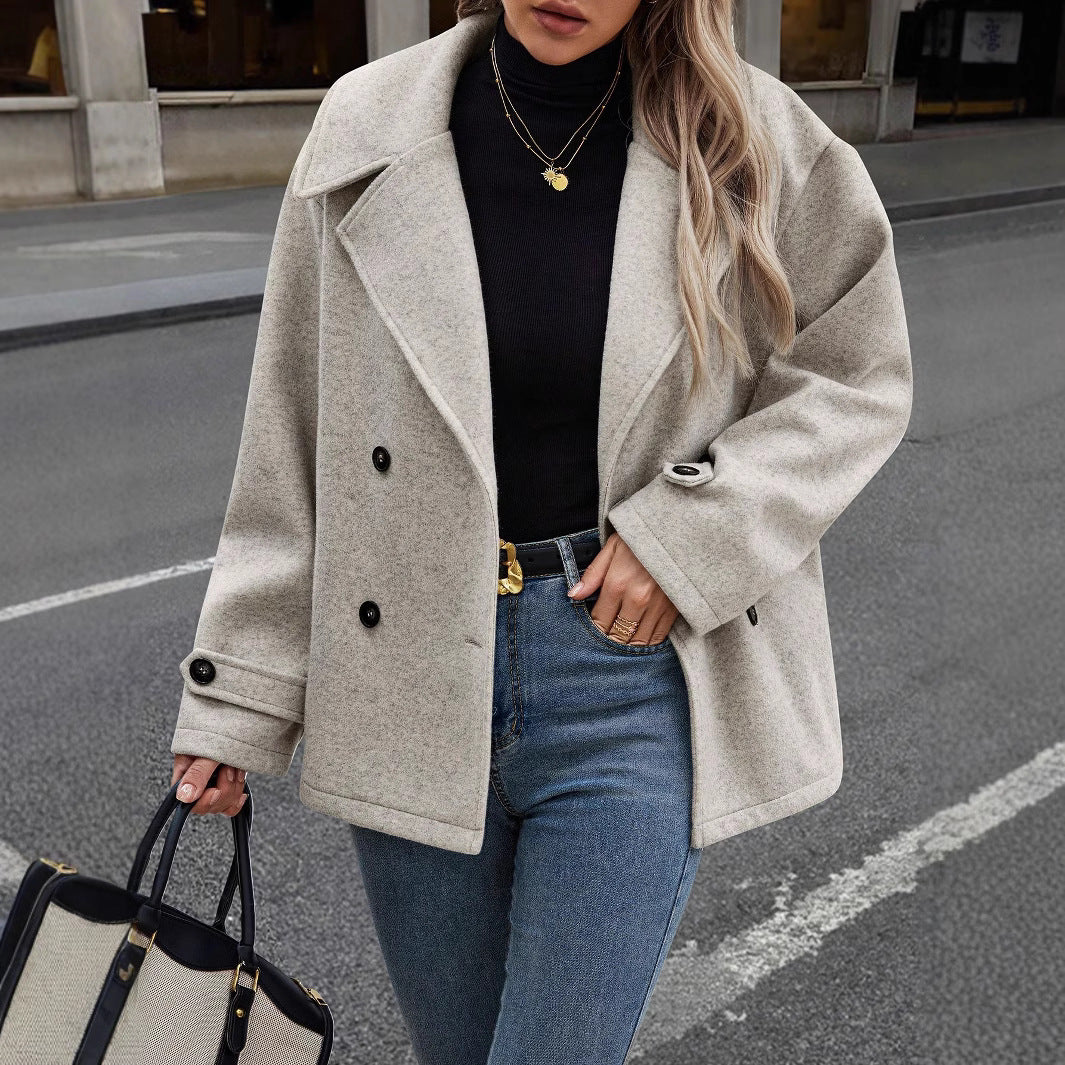 Damen Oversized Wolljacke mit modernem Reverskragen und Knopfdetails Sovae